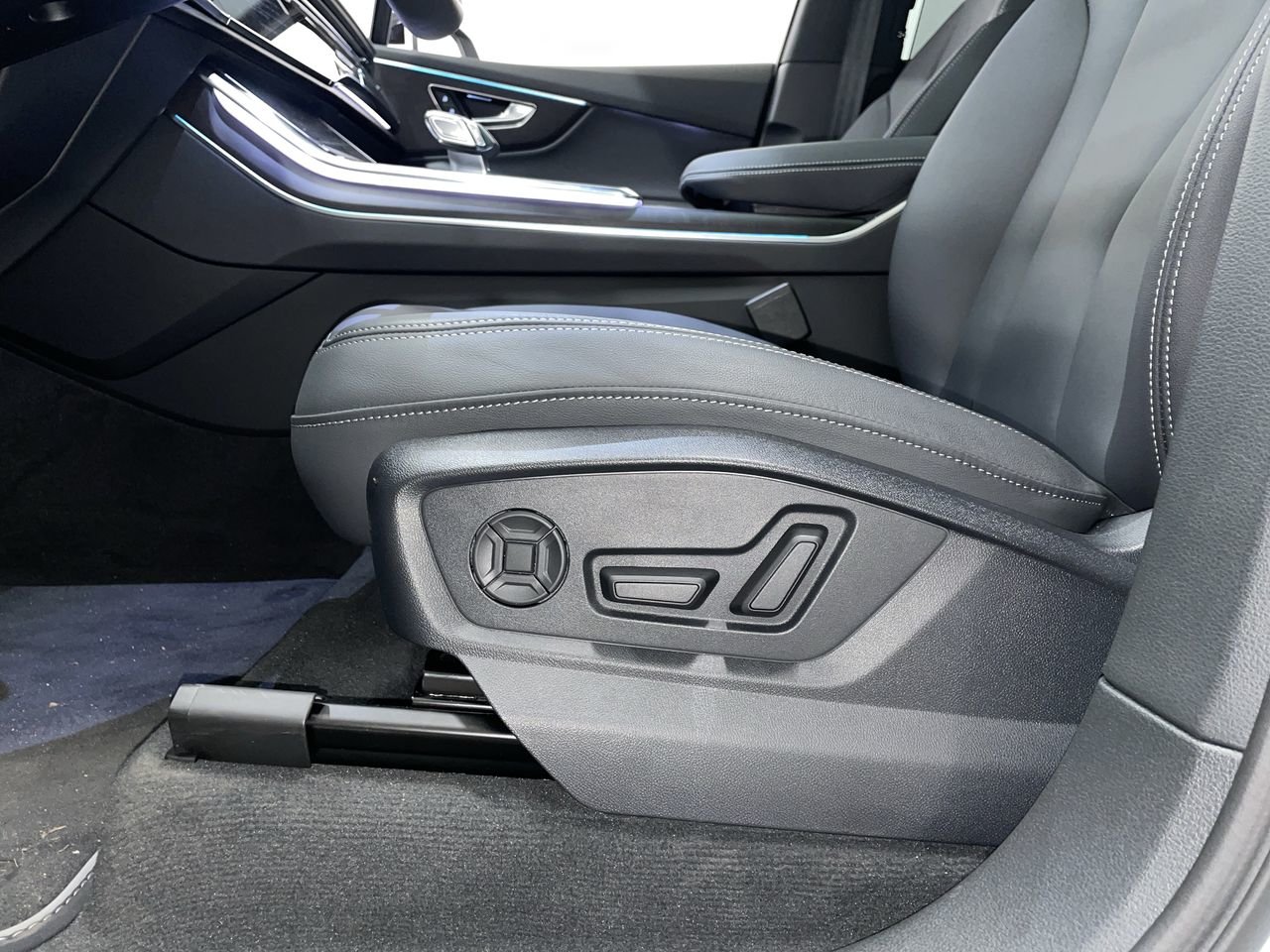 2025 Audi Q7 55, Vancouver, Cash