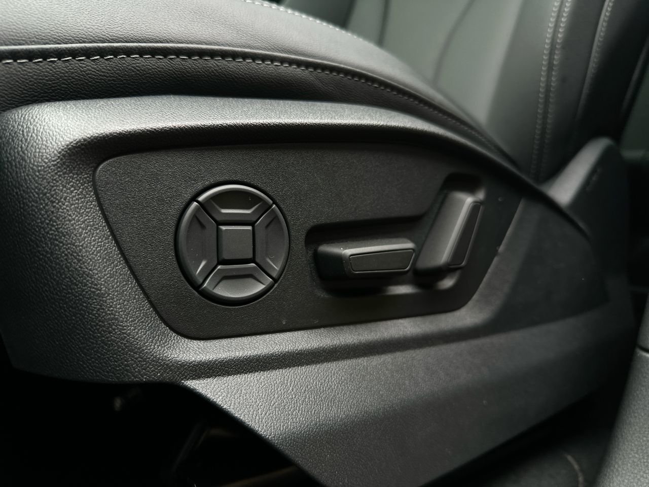 2025 Audi Q7 55, Vancouver, Cash