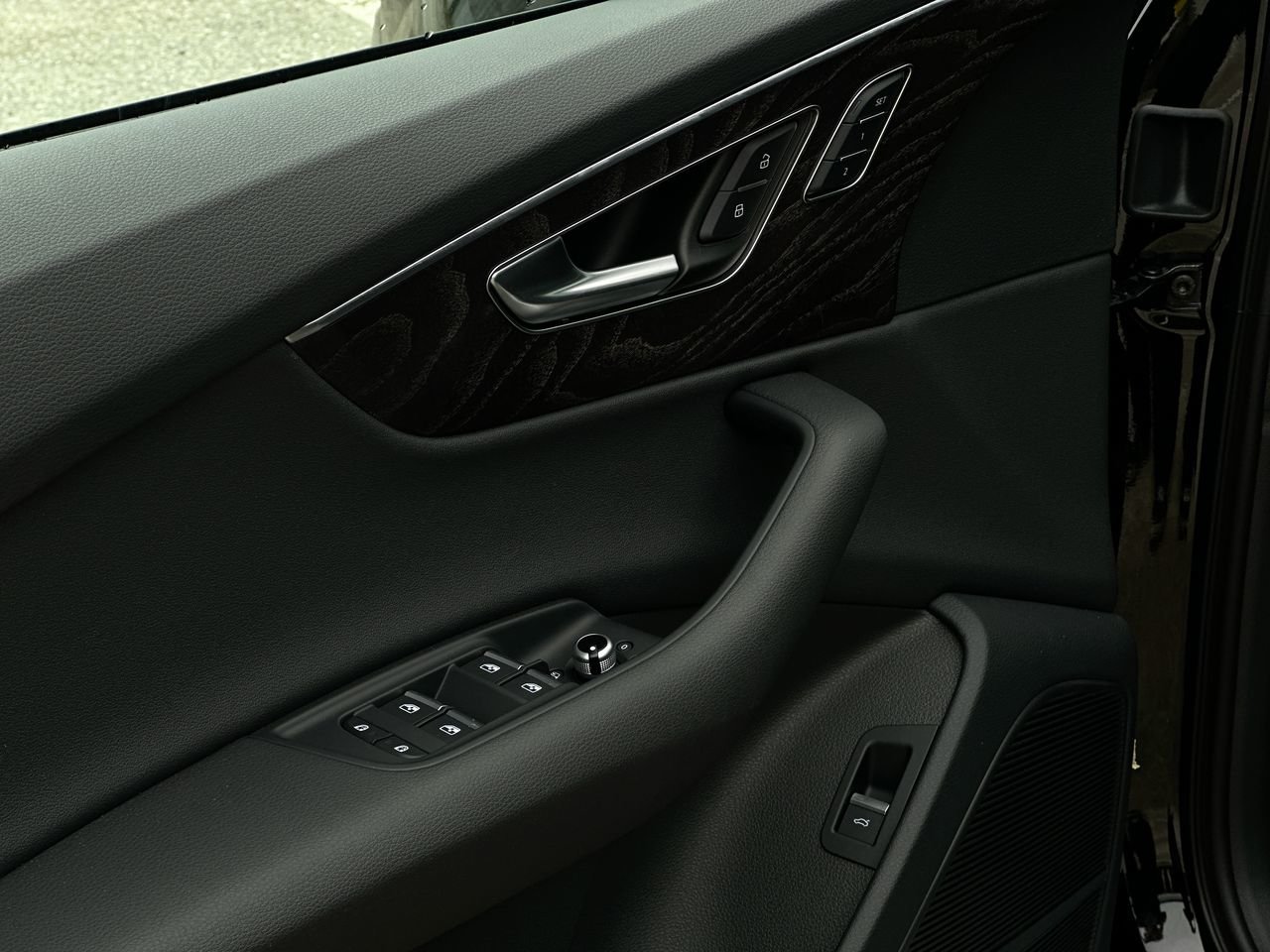 2025 Audi Q7 55, Vancouver, Cash