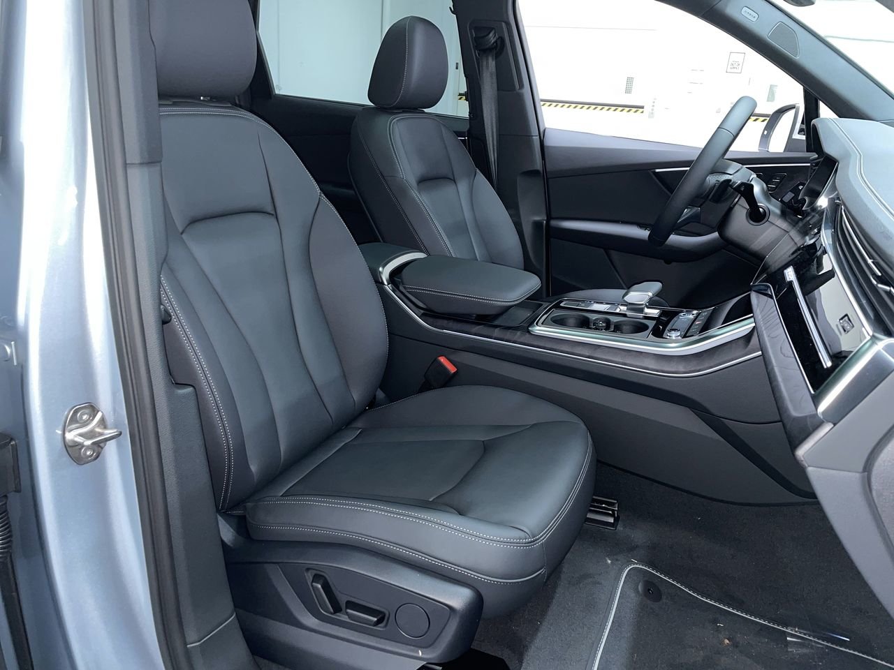 2025 Audi Q7 55, Vancouver, Cash