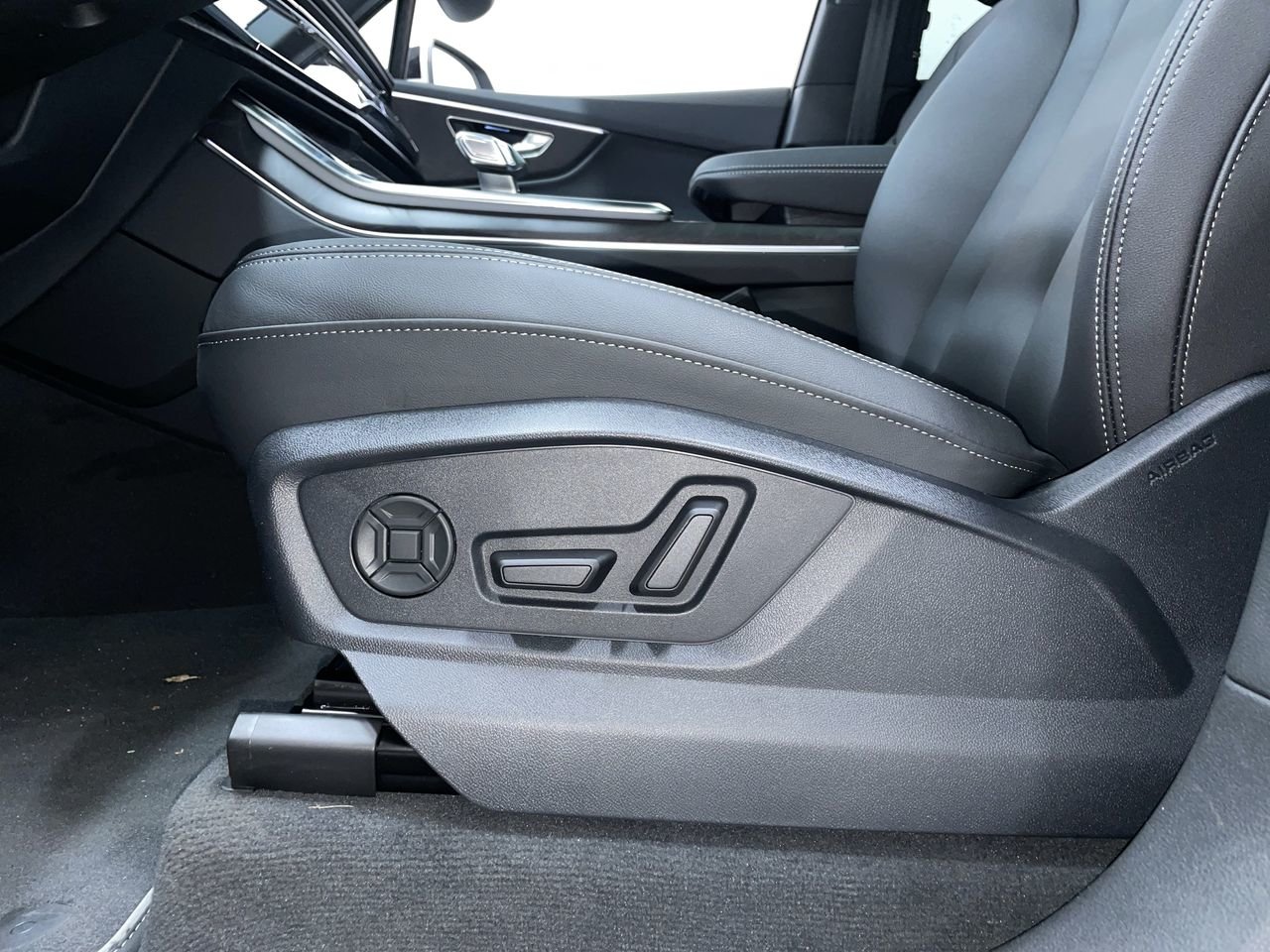 2025 Audi Q7 55, Vancouver, Cash
