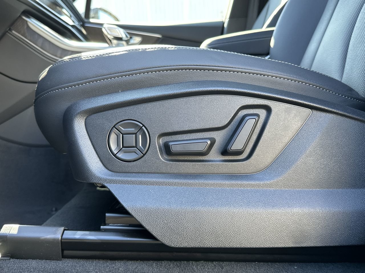 2025 Audi Q7 55 Progressiv, Vancouver, Cash