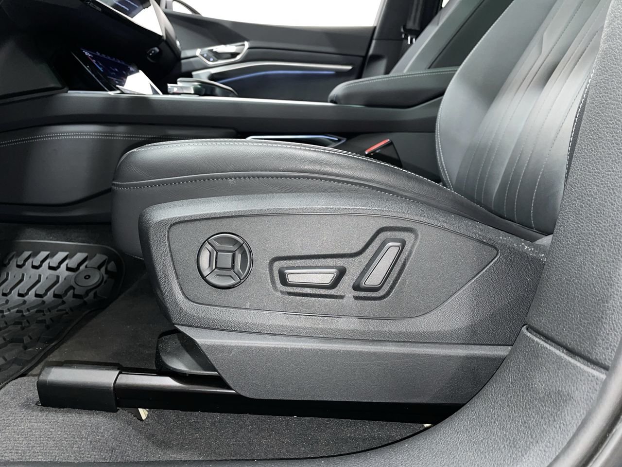 2024 Audi Q8 e-tron Quattro, Vancouver, Cash