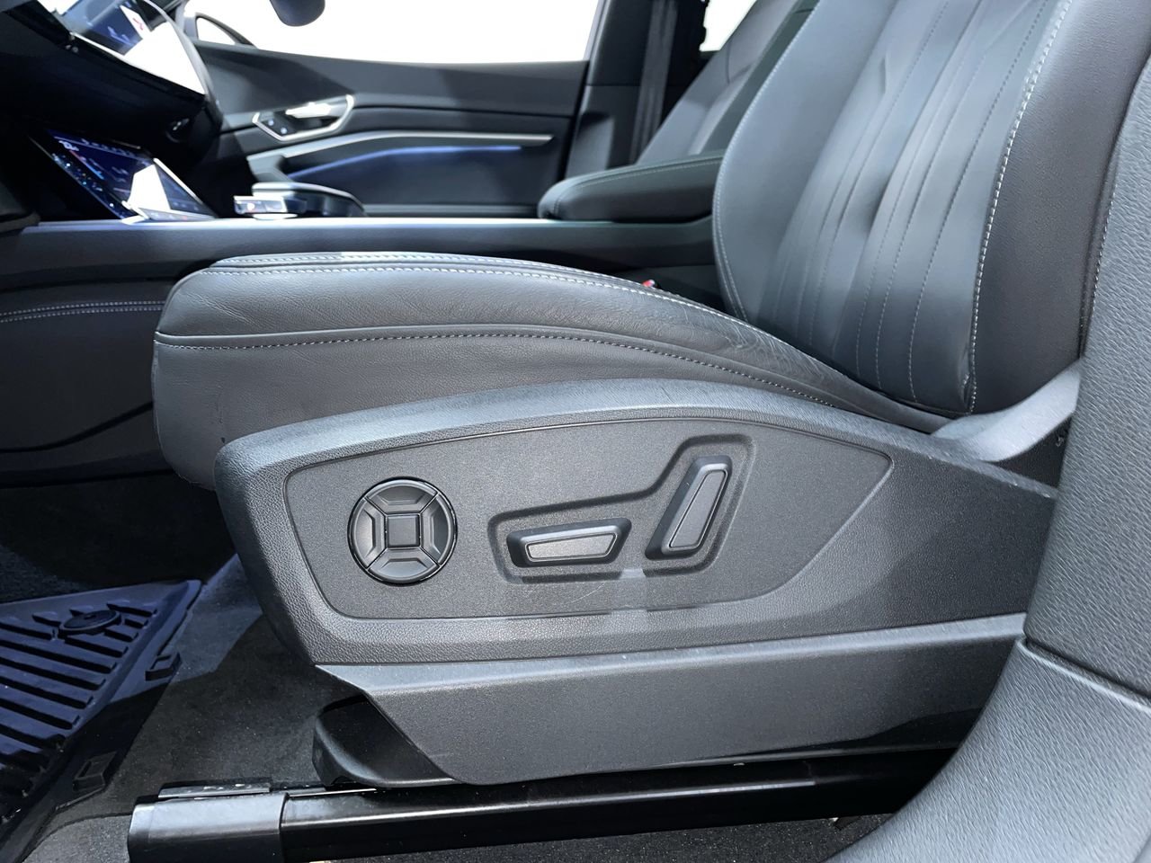 2024 Audi Q8 e-tron Quattro, Vancouver, Cash