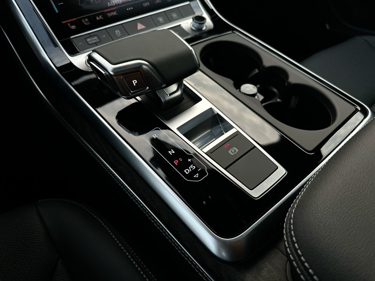2025 Audi Q8 55 Progressiv, Vancouver, Cash