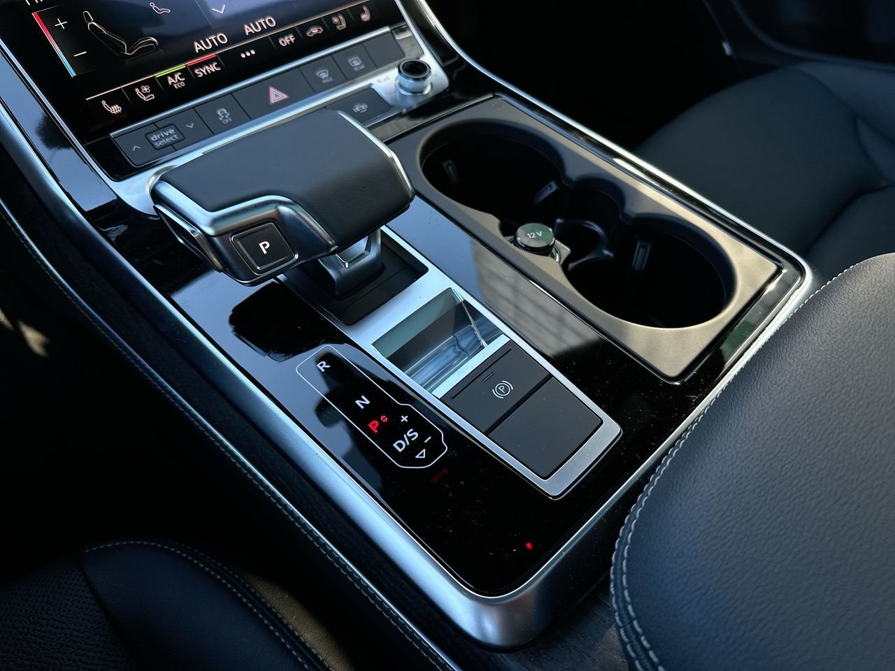 2025 Audi Q8 55 Progressiv, Vancouver, Cash