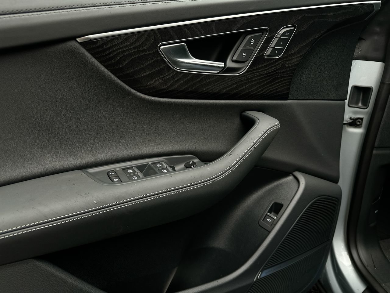 2025 Audi Q8 55 Technik, Vancouver, Cash