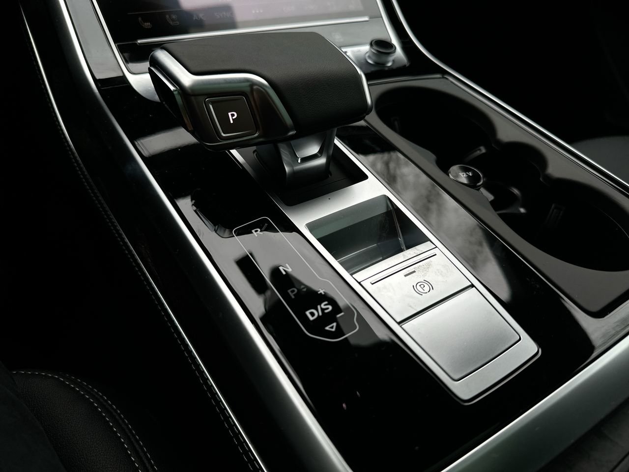 2025 Audi Q8 55 Technik, Vancouver, Cash