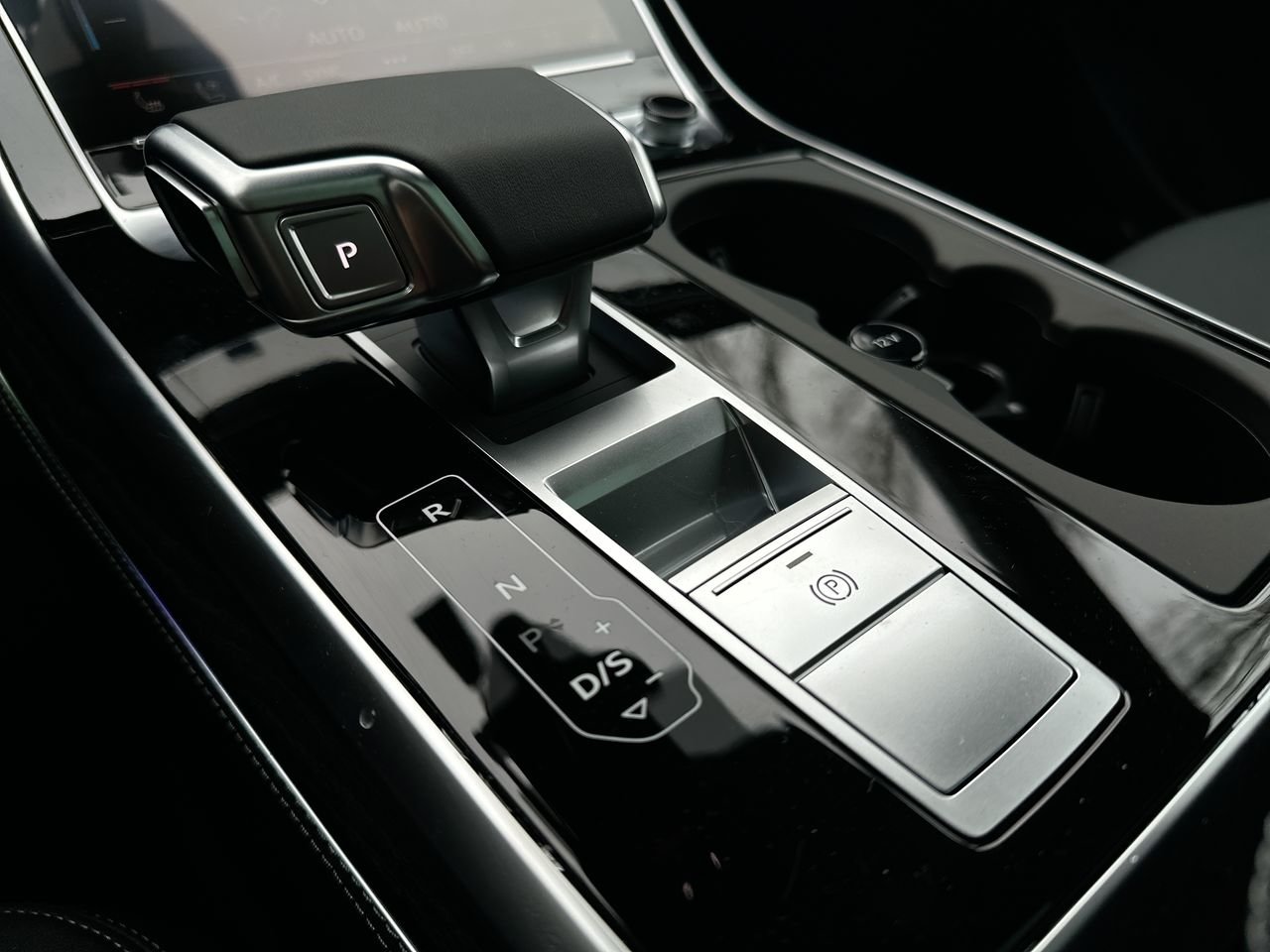 2025 Audi Q8 55 Technik, Vancouver, Cash