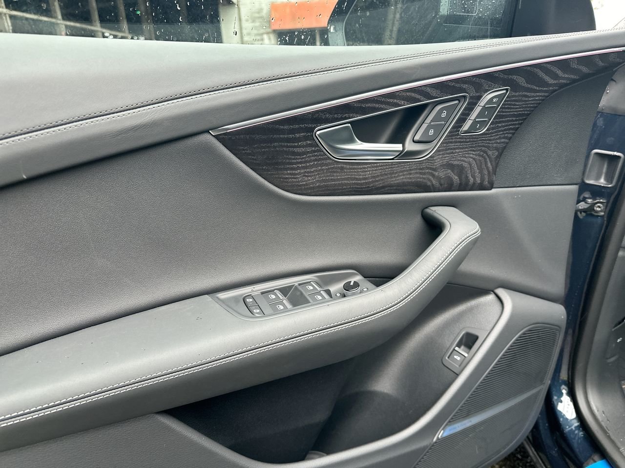 2025 Audi Q8 55 Technik, Vancouver, Cash