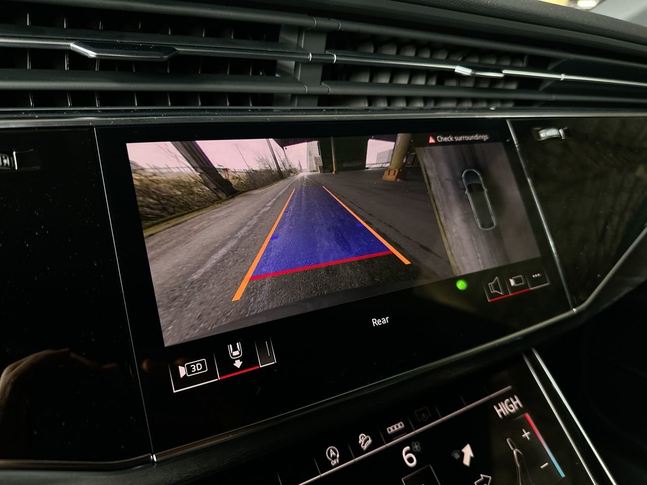 2025 Audi Q8 55 Progressiv, Vancouver, Cash