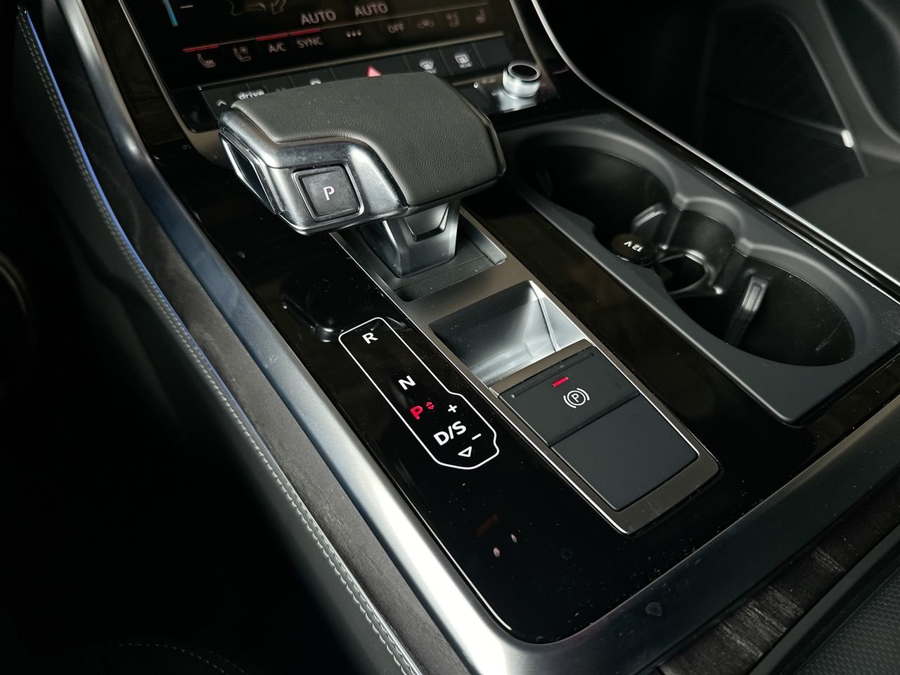 2025 Audi Q8 55 Progressiv, Vancouver, Cash