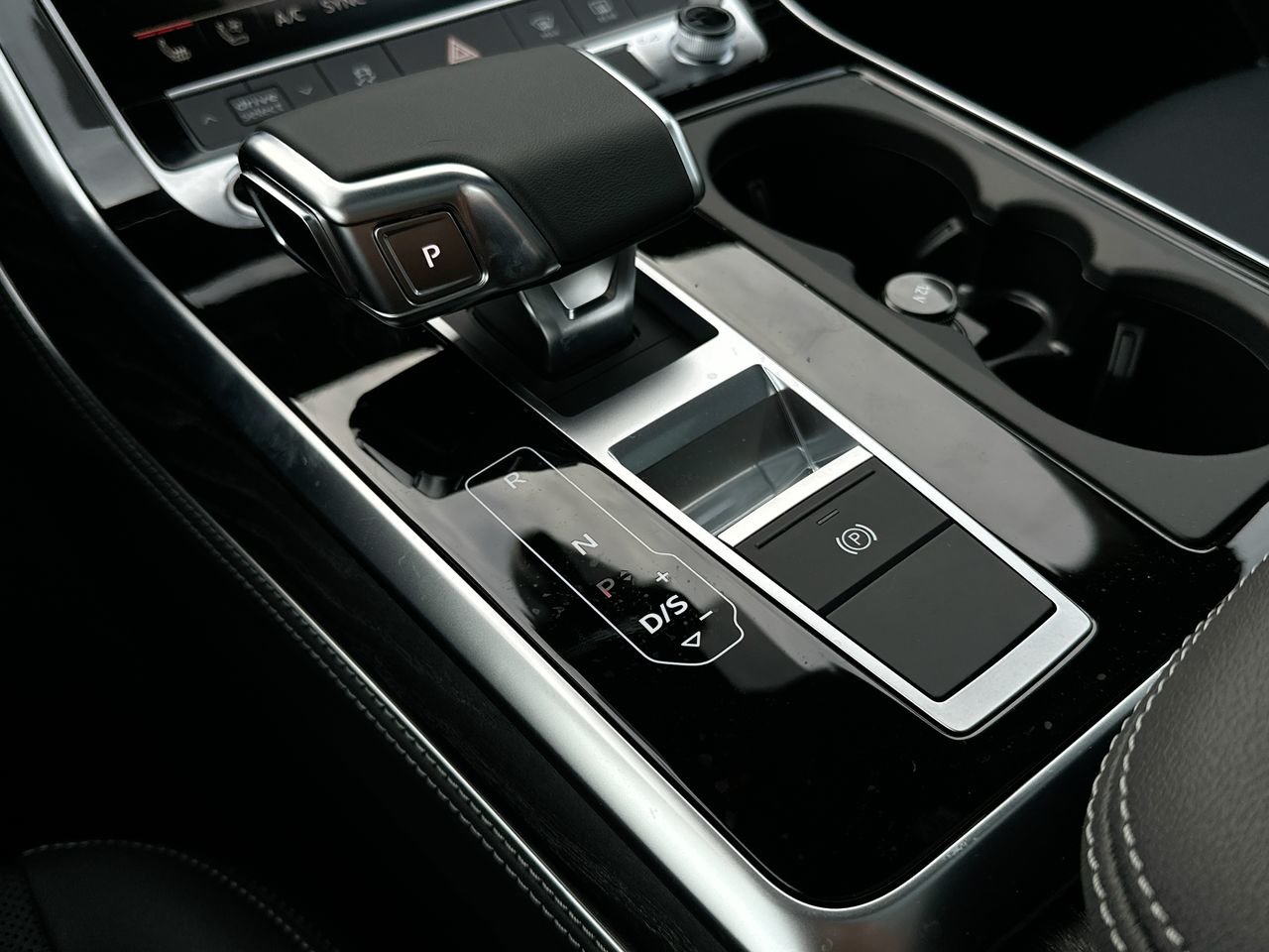 2025 Audi Q8 55 Progressiv, Vancouver, Cash