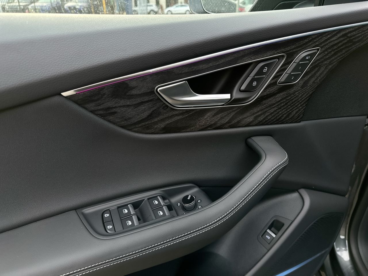 2025 Audi Q8 55 Progressiv, Vancouver, Cash