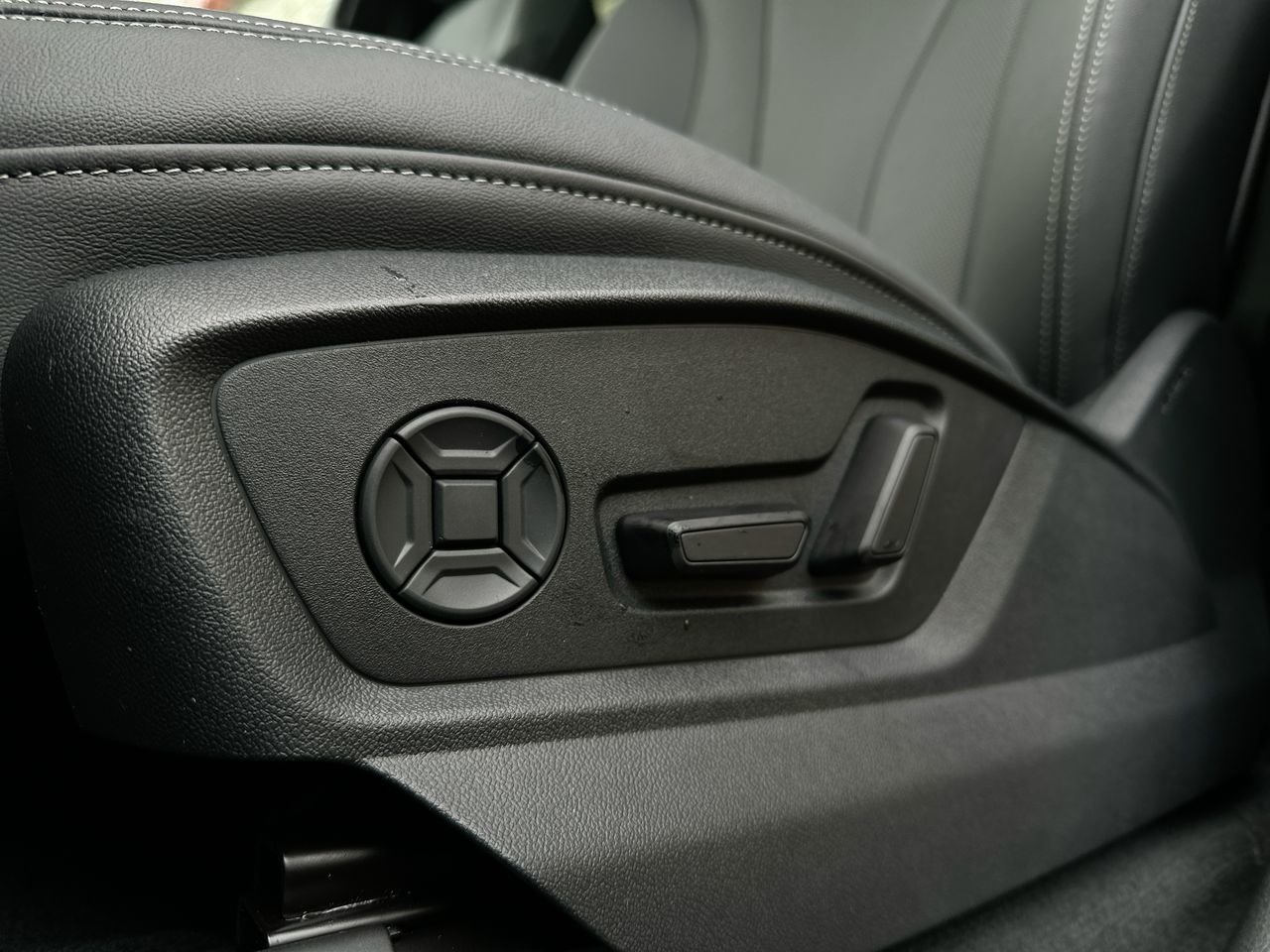 2025 Audi Q8 55 Progressiv, Vancouver, Cash