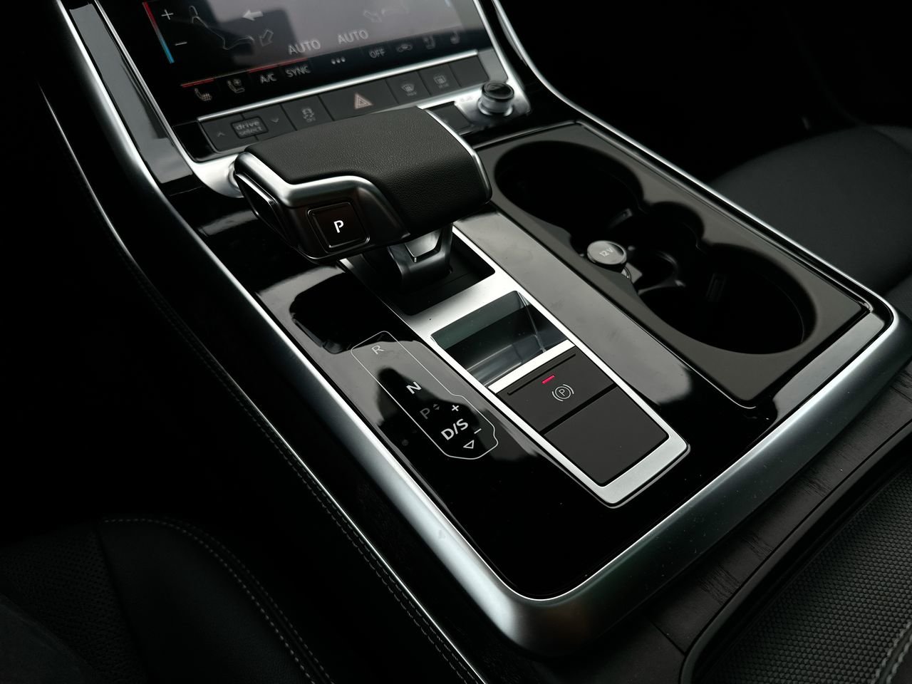 2025 Audi Q8 55 Progressiv, Vancouver, Cash