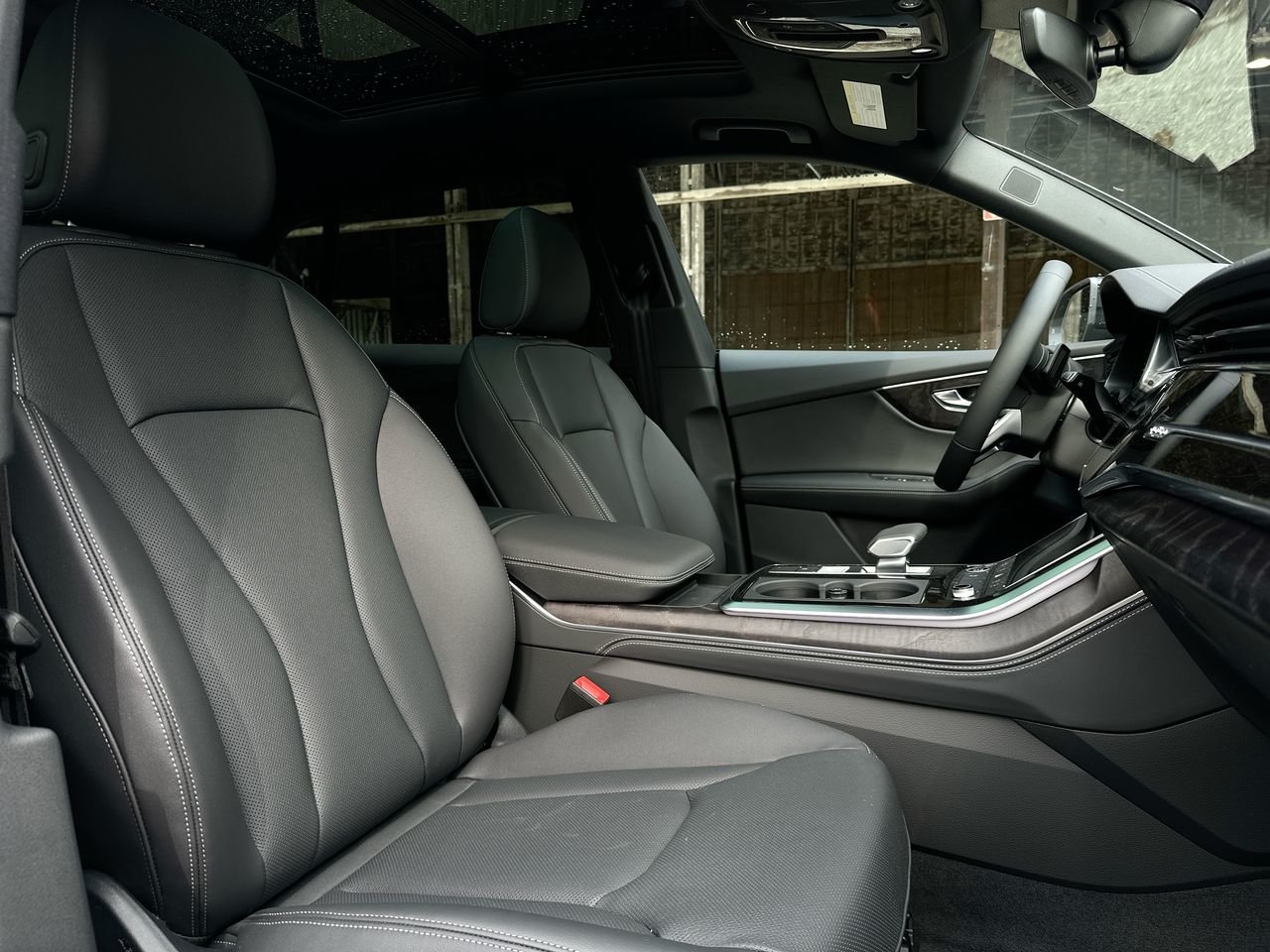 2025 Audi Q8 55 Progressiv, Vancouver, Cash