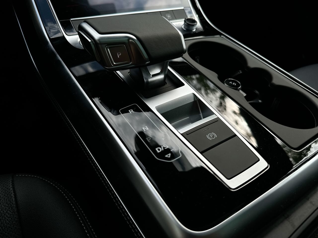 2025 Audi Q8 55 Progressiv, Vancouver, Cash