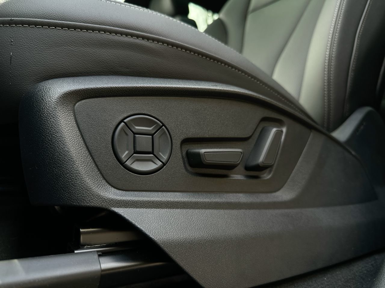 2025 Audi Q8 55 Progressiv, Vancouver, Cash