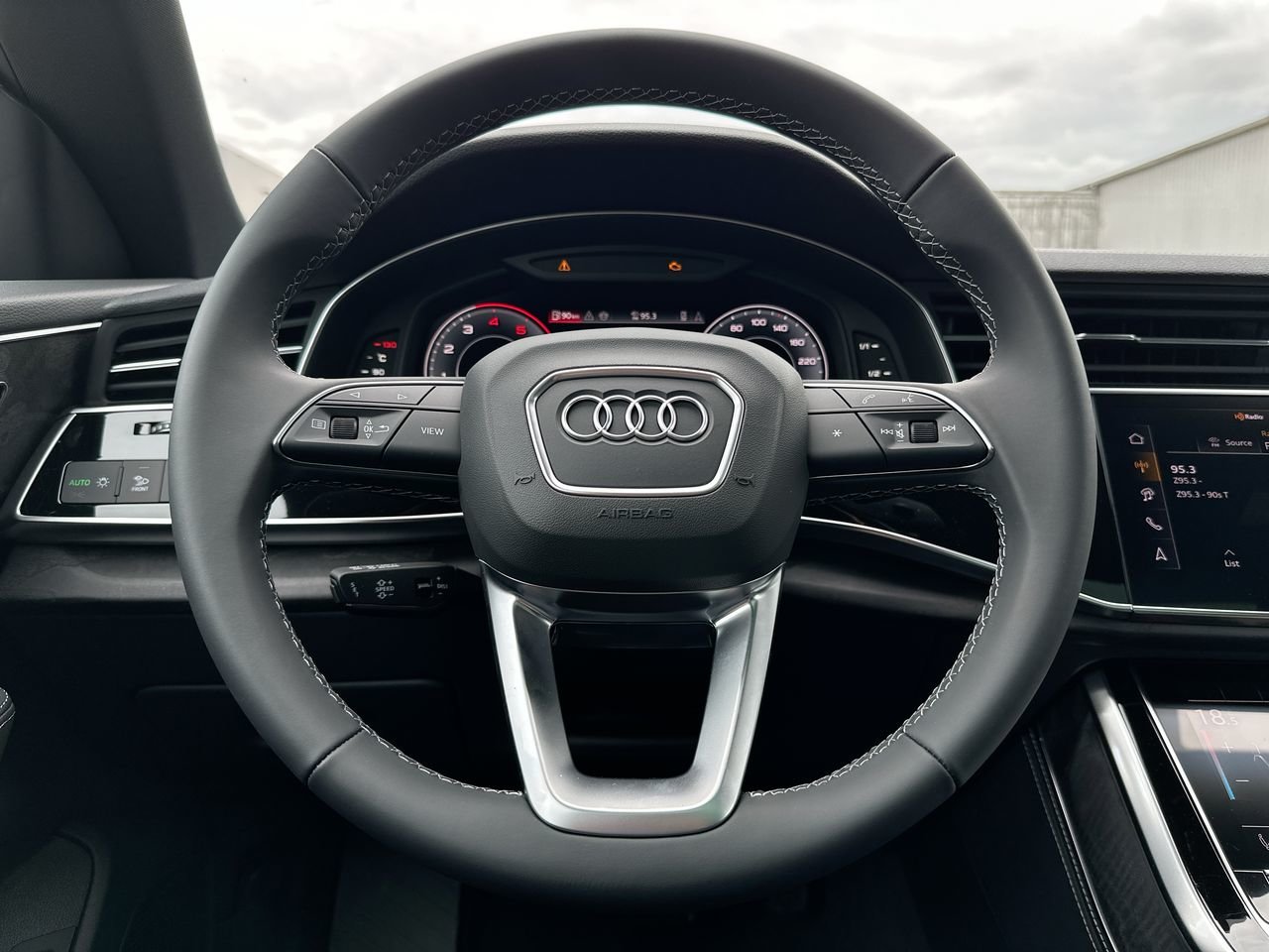 2025 Audi Q8 55 Progressiv, Vancouver, Cash