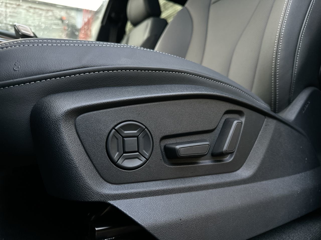 2025 Audi Q8 55 Progressiv, Vancouver, Cash