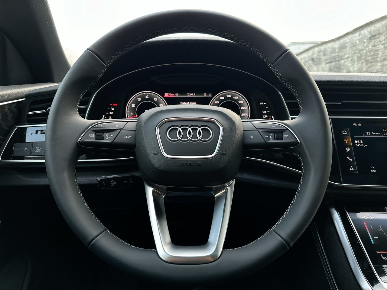 2025 Audi Q8 55 Progressiv, Vancouver, Cash