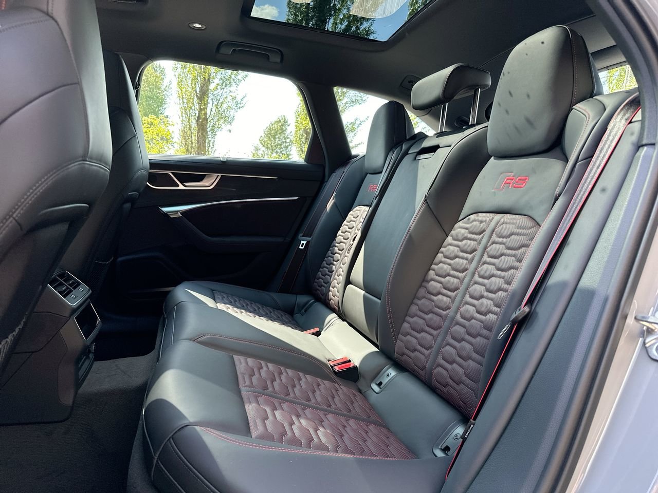 2025 Audi RS 6 Avant 4.0T Performance, Vancouver, Cash