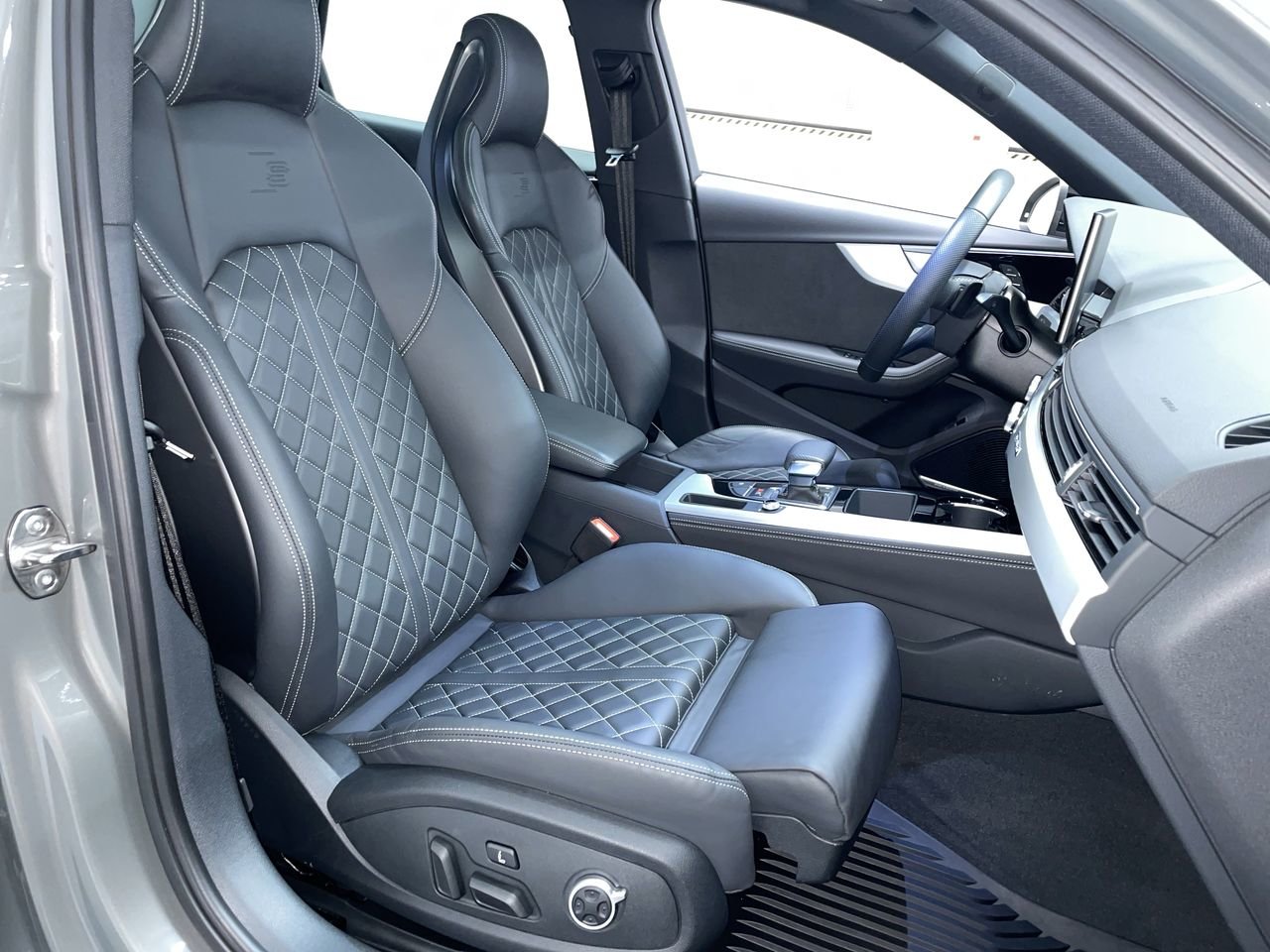 2024 Audi S4 3.0T Technik, Vancouver, Cash