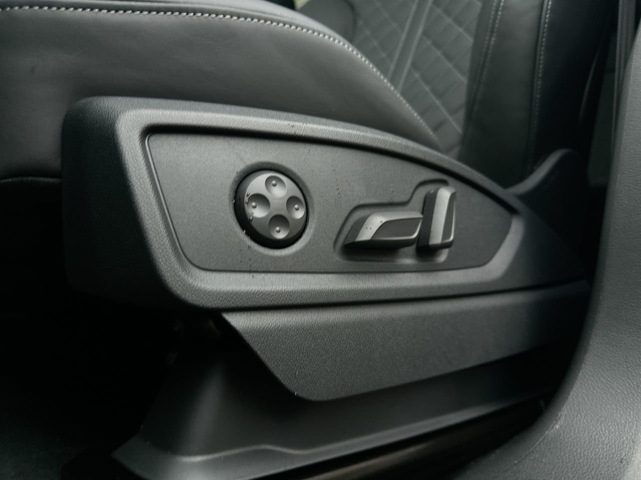 2025 Audi SQ5 3.0T Progressiv, Vancouver, Cash