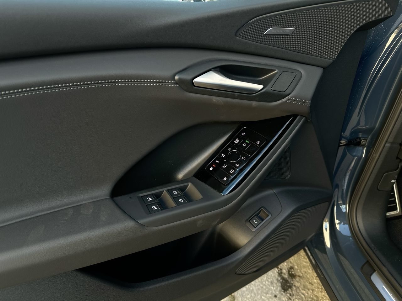 2025 Audi SQ6 e-tron Technik, Vancouver, Cash