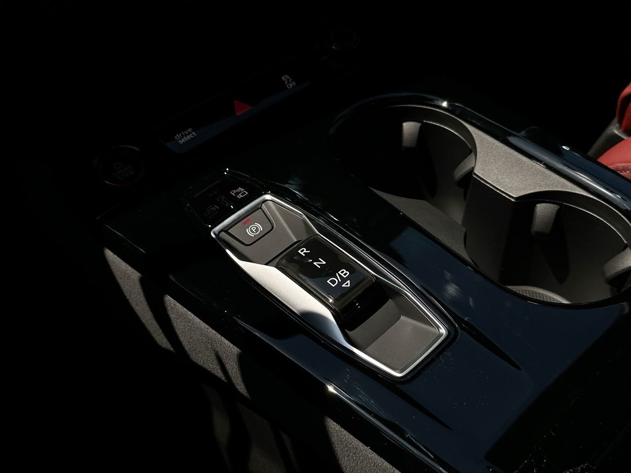 2025 Audi SQ6 e-tron Progressiv, Vancouver, Cash