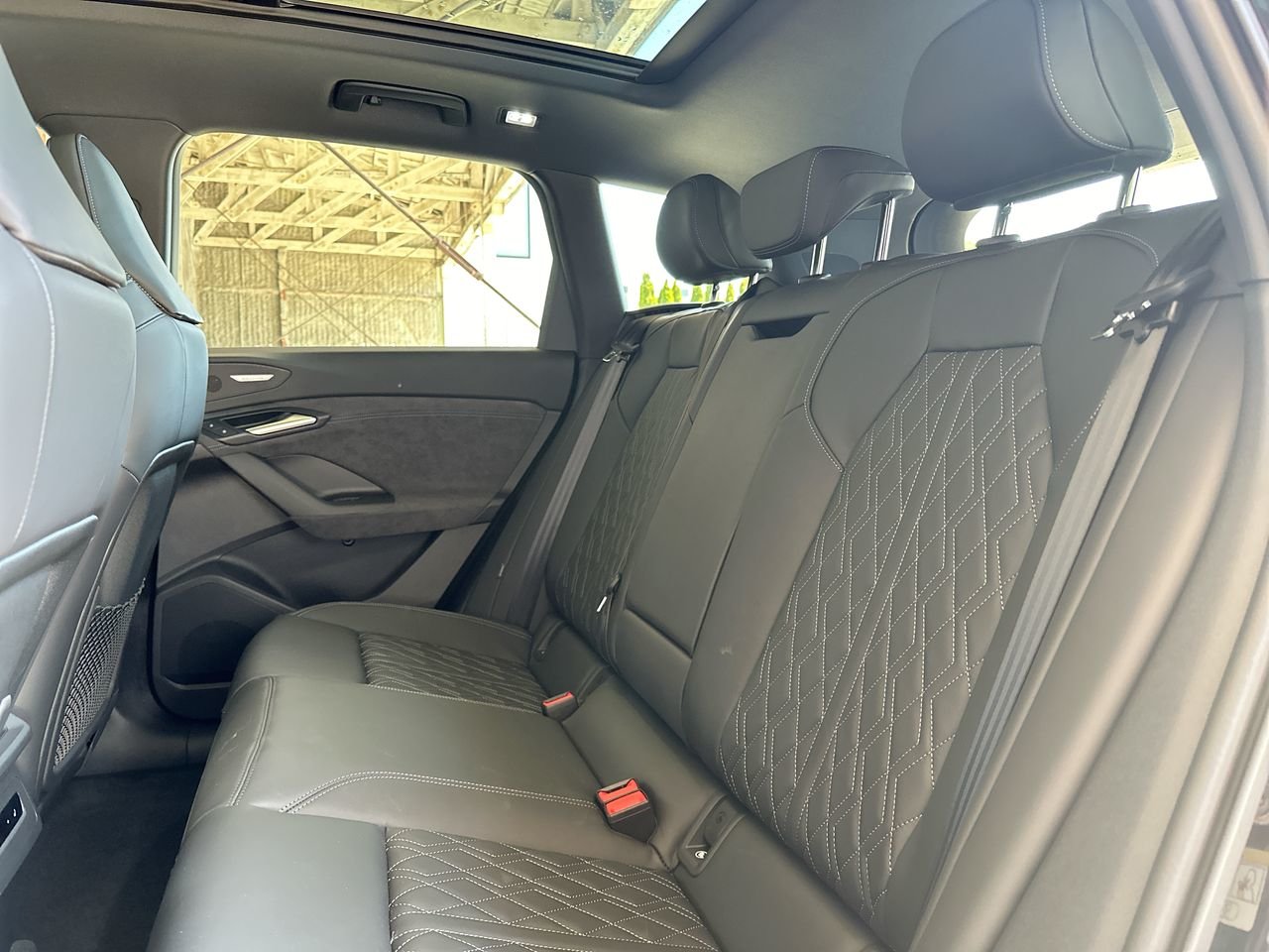 2025 Audi SQ6 e-tron Progressiv, Vancouver, Cash
