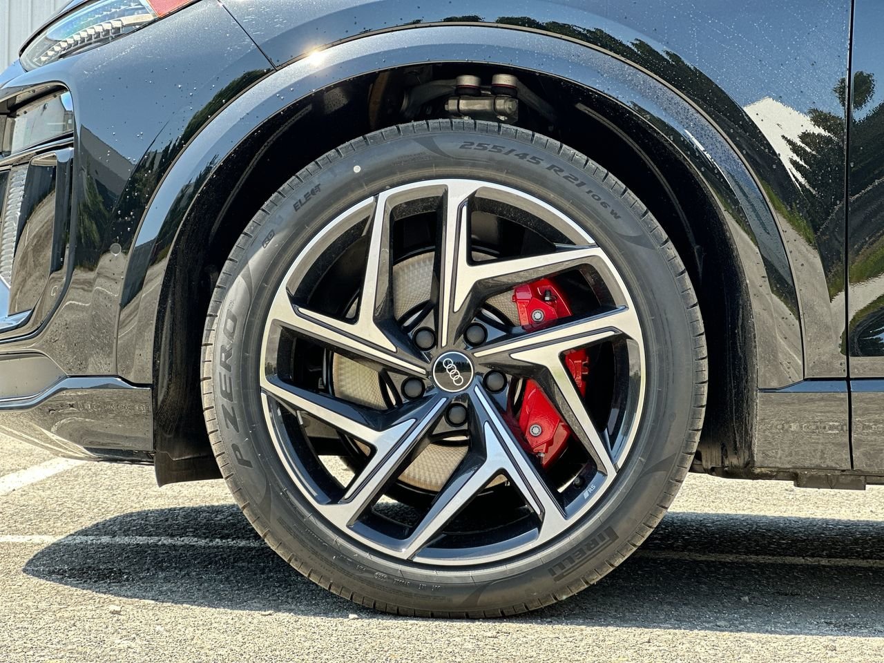 2025 Audi SQ6 e-tron Progressiv, Vancouver, Cash
