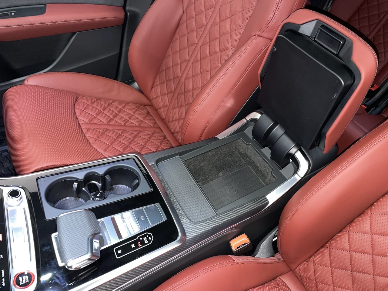 2025 Audi SQ8 4.0T, Vancouver, Cash