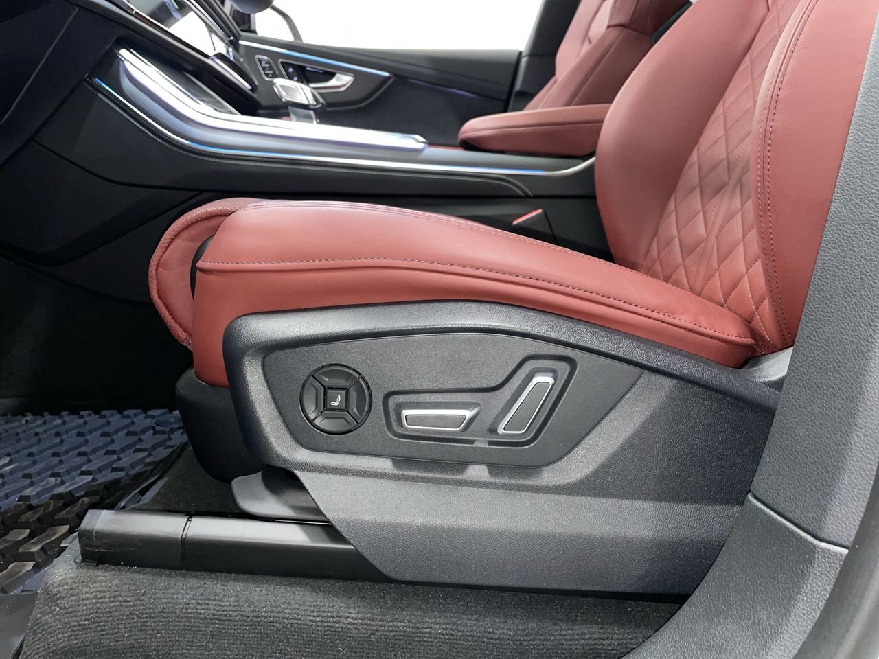 2025 Audi SQ8 4.0T, Vancouver, Cash