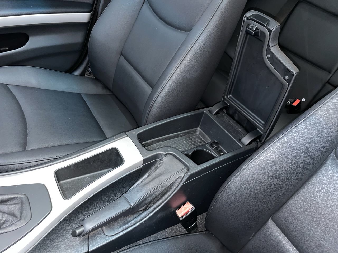 2006 BMW 323i Sedan, 温哥华, 全款车
