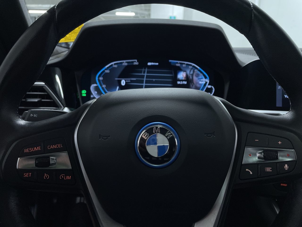 2022 BMW 330e xDrive, Vancouver, Cash