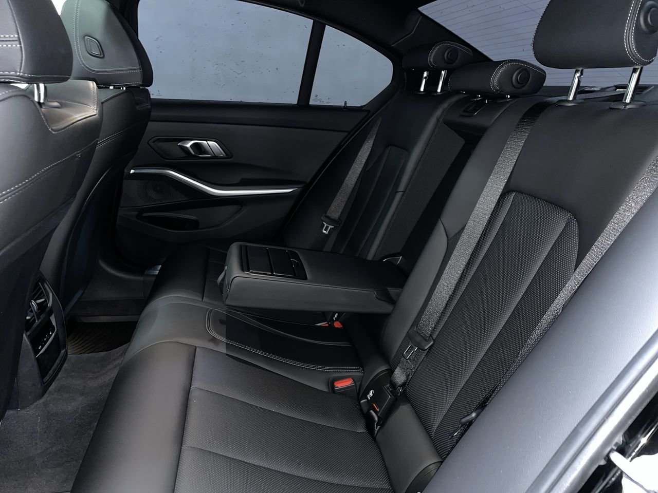 2022 BMW 330e xDrive, Vancouver, Cash