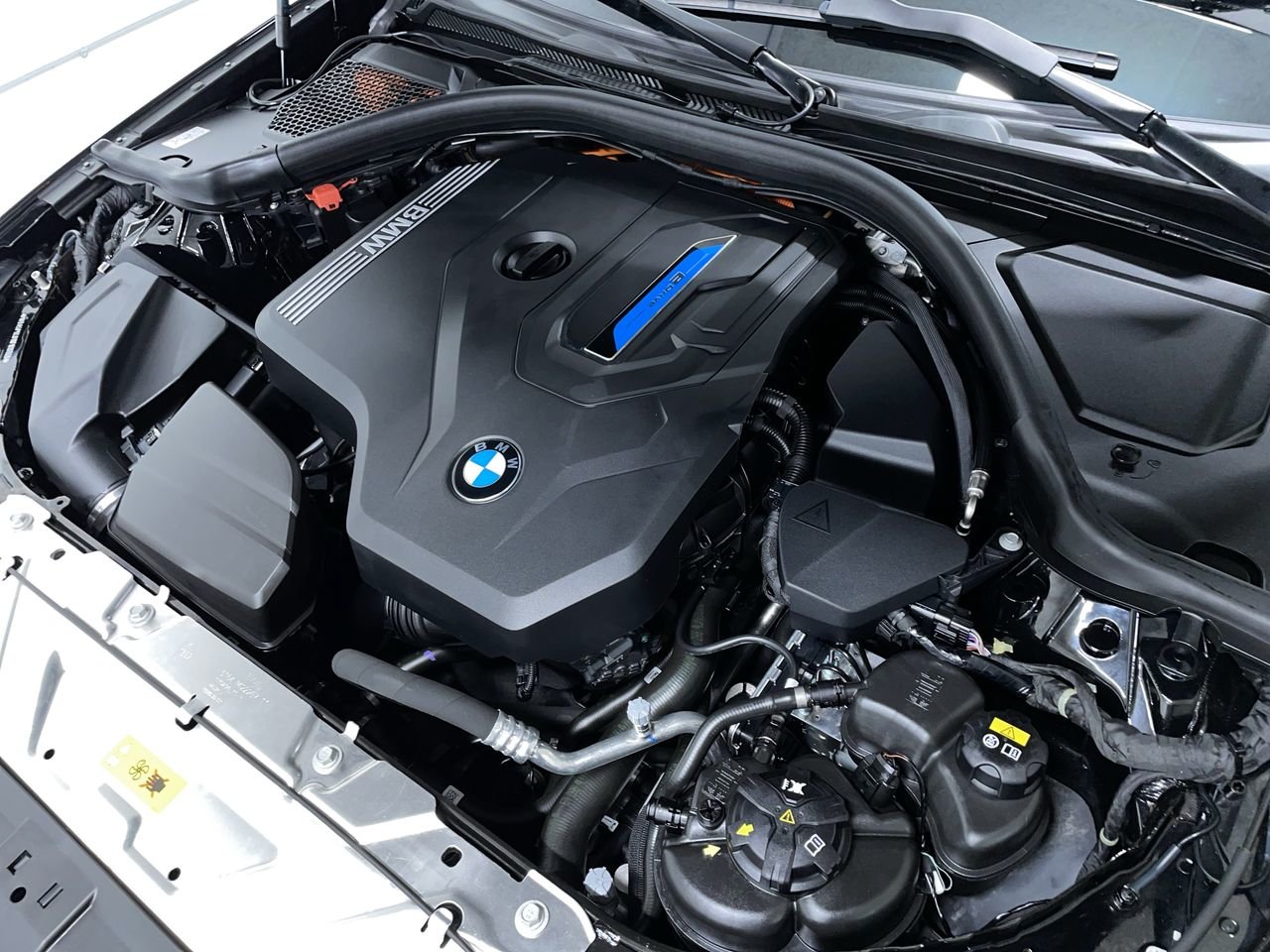 2022 BMW 330e xDrive, Vancouver, Cash