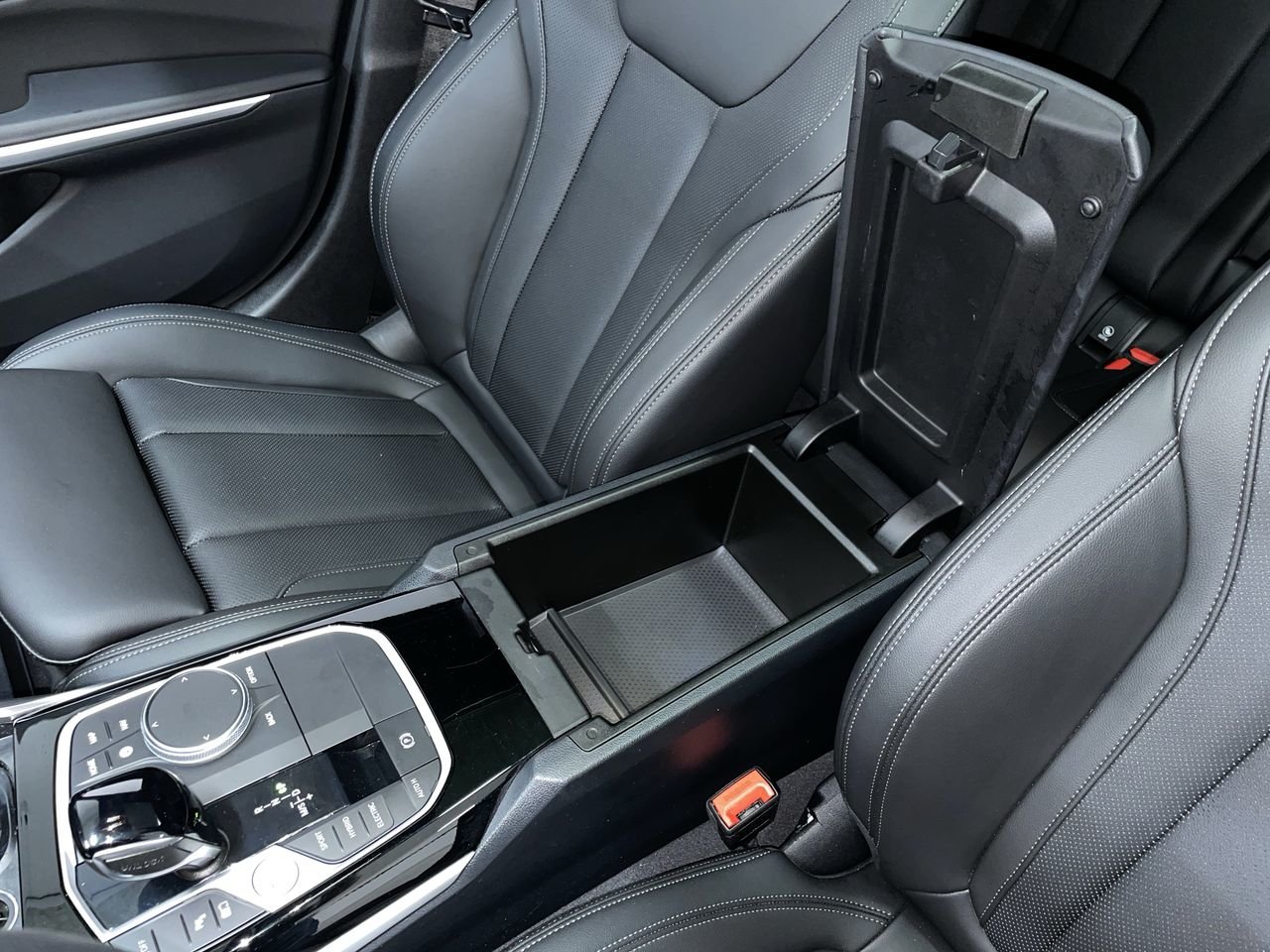 2022 BMW 330e xDrive, Vancouver, Cash