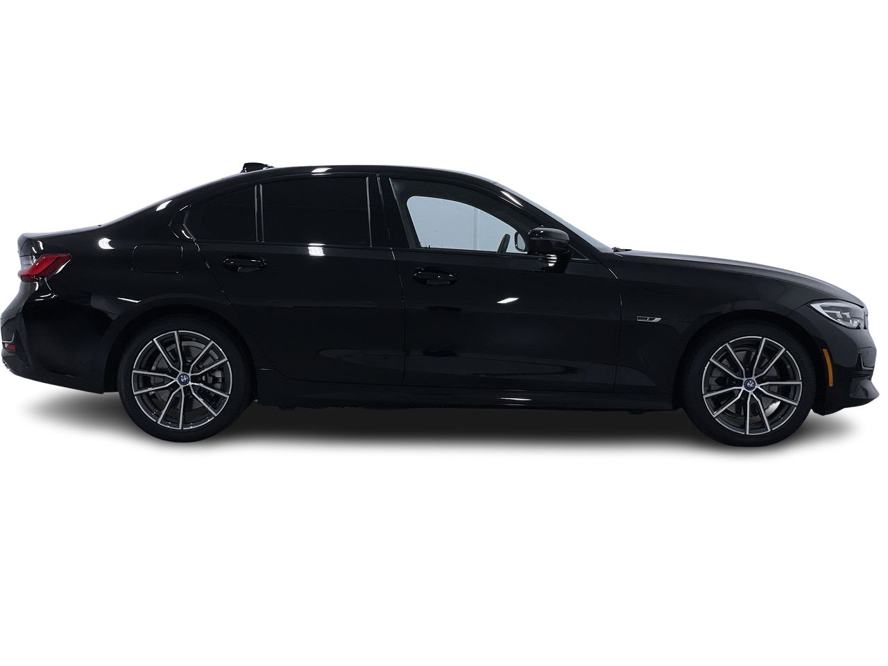 2022 BMW 330e xDrive, Vancouver, Cash