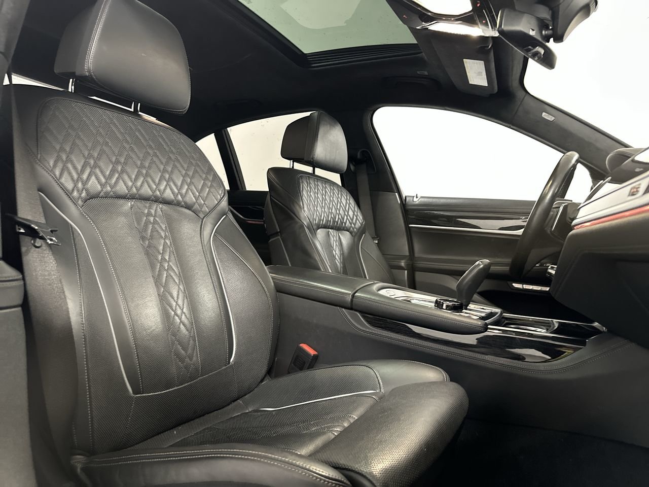 2018 BMW 750i xDrive, 温哥华, 全款车
