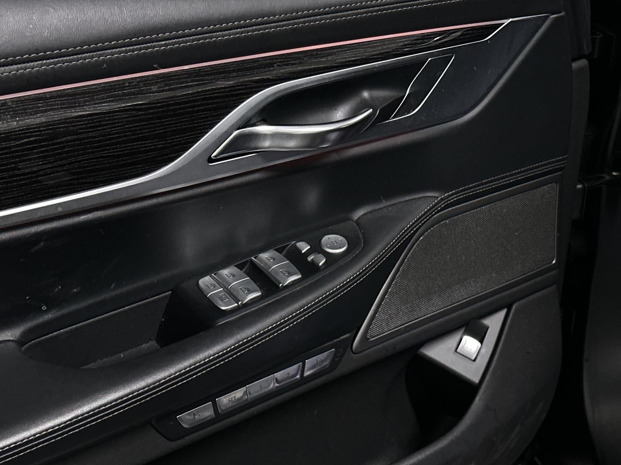 2018 BMW 750i xDrive, 温哥华, 全款车