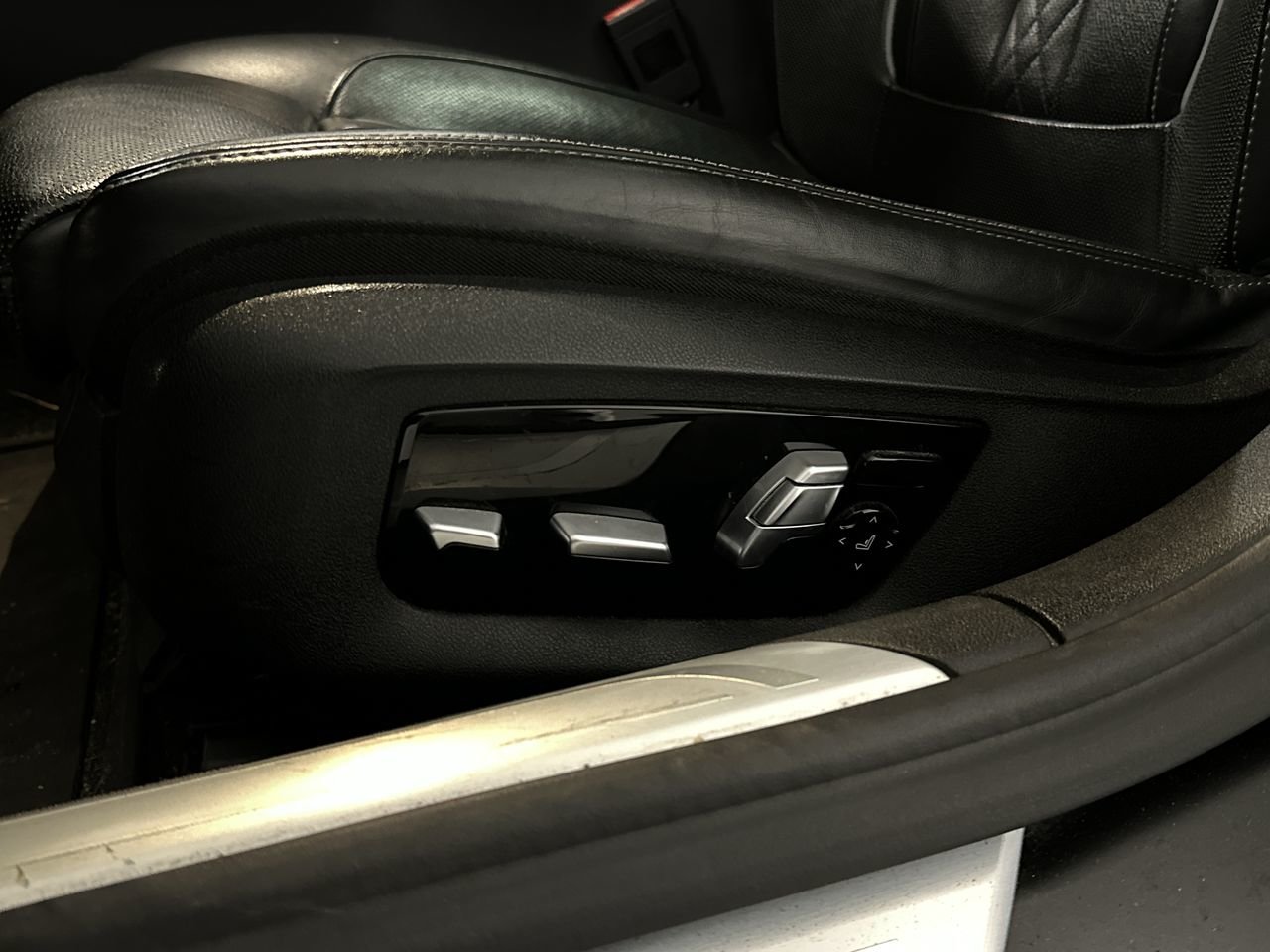 2018 BMW 750i xDrive, 温哥华, 全款车