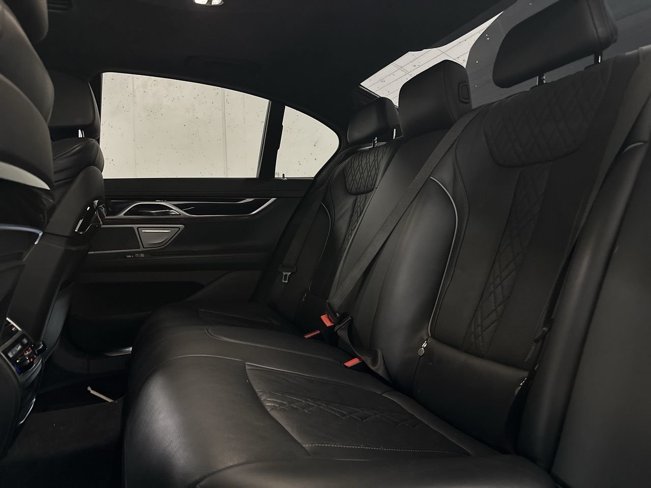2018 BMW 750i xDrive, 温哥华, 全款车