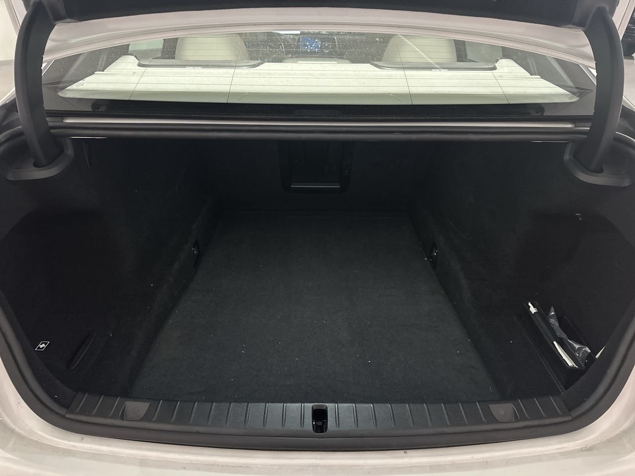2018 BMW 750i xDrive, Vancouver, Cash