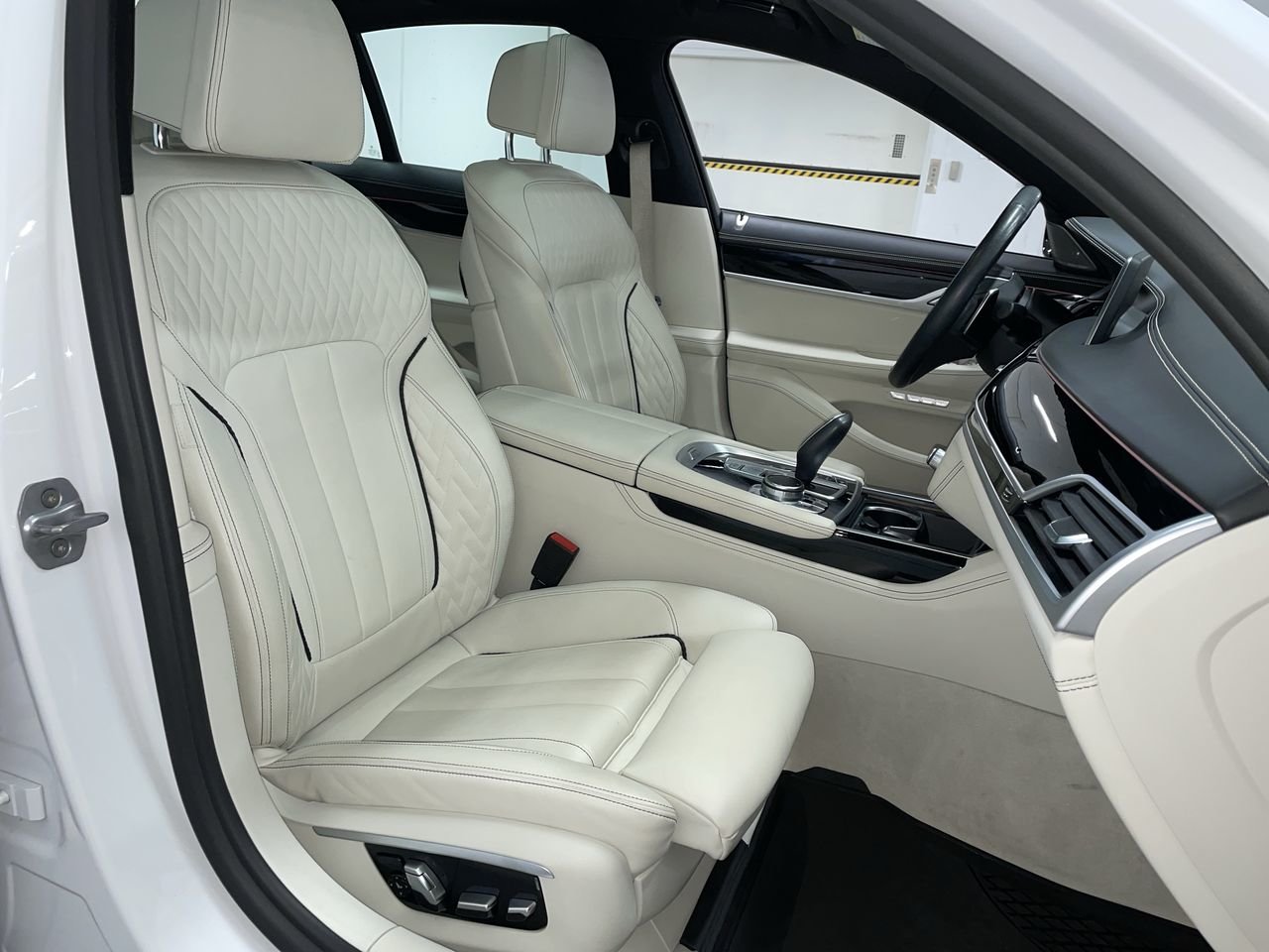 2018 BMW 750i xDrive, Vancouver, Cash