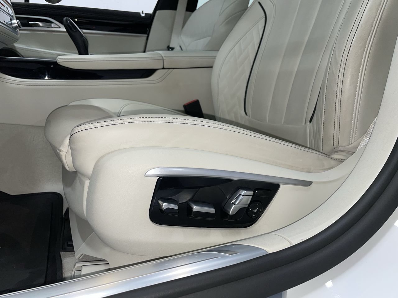 2018 BMW 750i xDrive, Vancouver, Cash