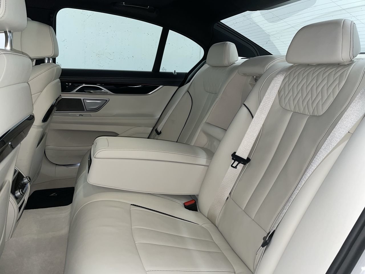 2018 BMW 750i xDrive, Vancouver, Cash