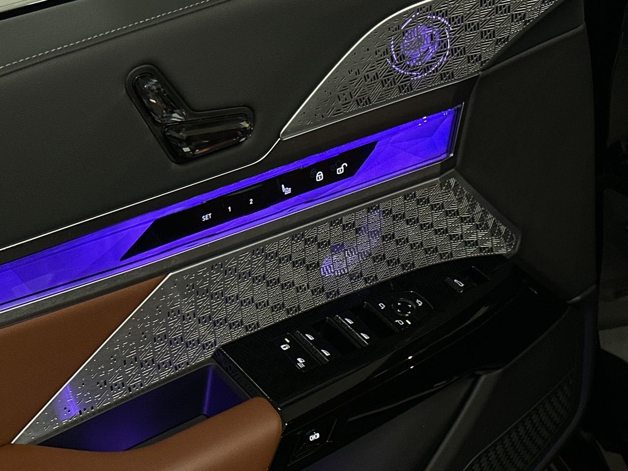 2024 BMW i7 xDrive60, 温哥华, 全款车